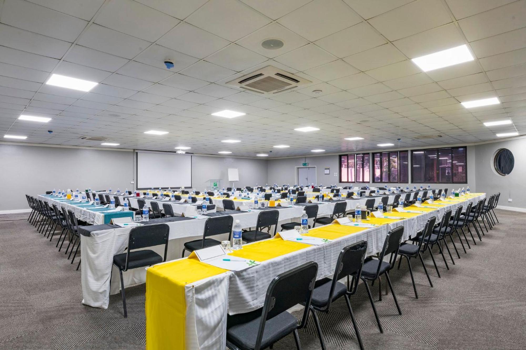 Holiday Inn - Mutare By Ihg Exterior foto